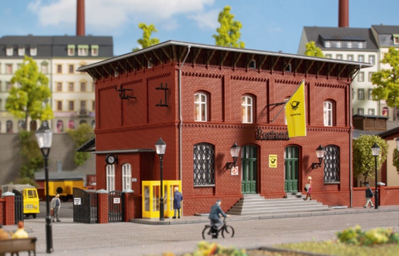 Posta épület kiegészítőkkel