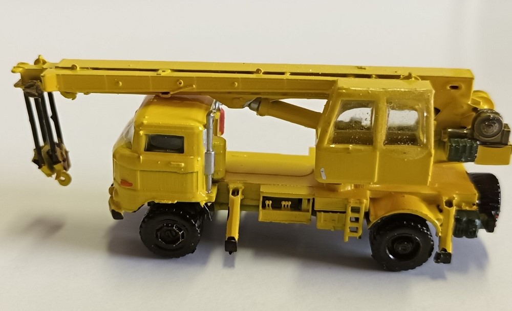 IFA W50L ADK 100 darus teherautó - sárga