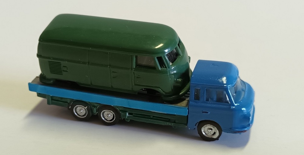 Barkas autómentő kék