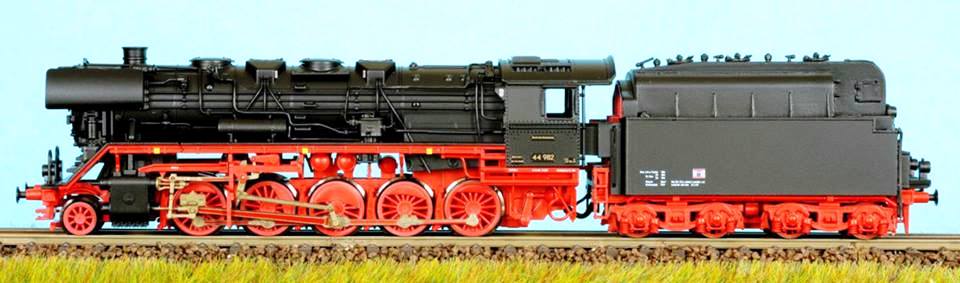 Gőzmozdony BR44 982, DR, Ep.III, Kohlestaubtender