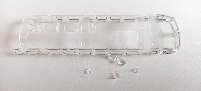 Szélvédő + old. üveg + világítás  V200