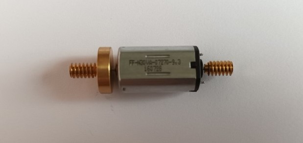 BR18 201 motor lendkerékkel 2 csigával.