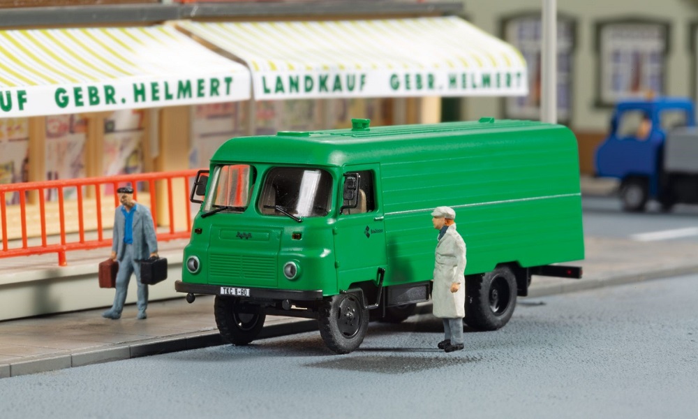 Robur LO 3000 Kastenwagen grün Építőkészlet 