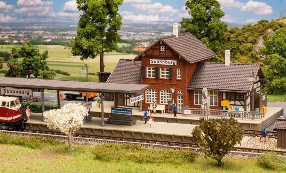 Set Bahnhof Schönburg