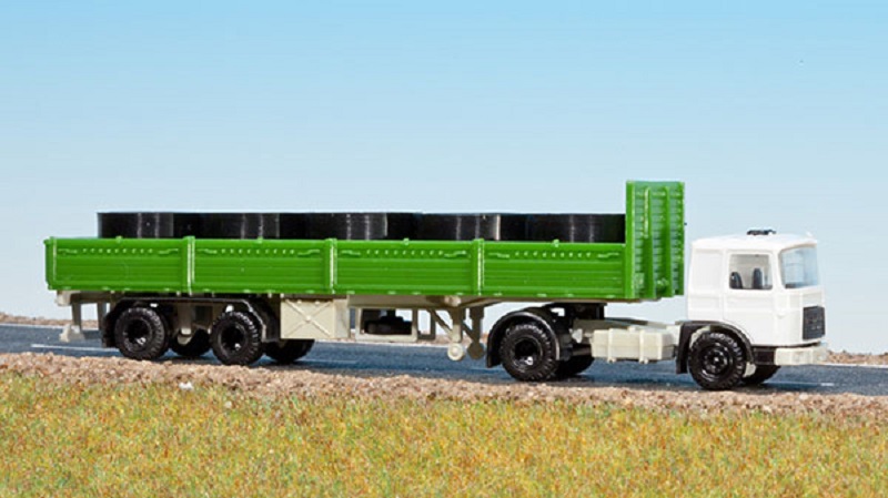 Pritschenauflieger, mit Beladegut